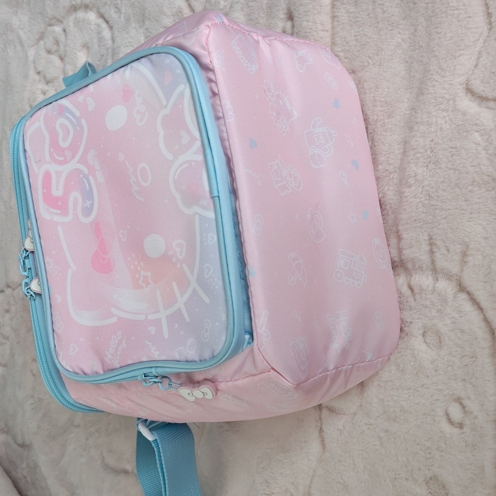 Igloo x Hello Kitty 50th Anniversary Limited Edition 9-can Cooler Bag - Picture 3 of 10